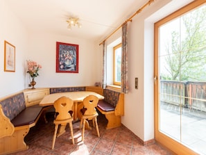Apartment | Dining