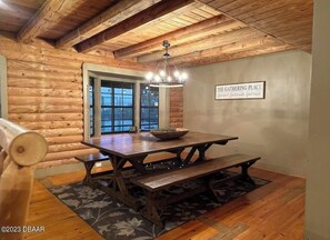 Dining - Crescent Lake Cabin (Crescent City)