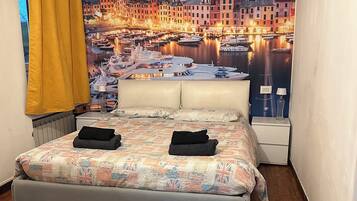 2 bedrooms, travel crib, free WiFi, bed sheets