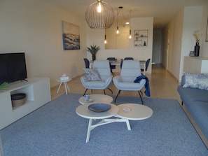 Apartment | Living area - Apartment in Nieuwpoort Near Scenic Beach (Nieuwpoort)