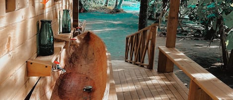 Habitación Confort doble, vistas a la montaña | Ropa de cama de alta calidad, caja fuerte, decoración individual