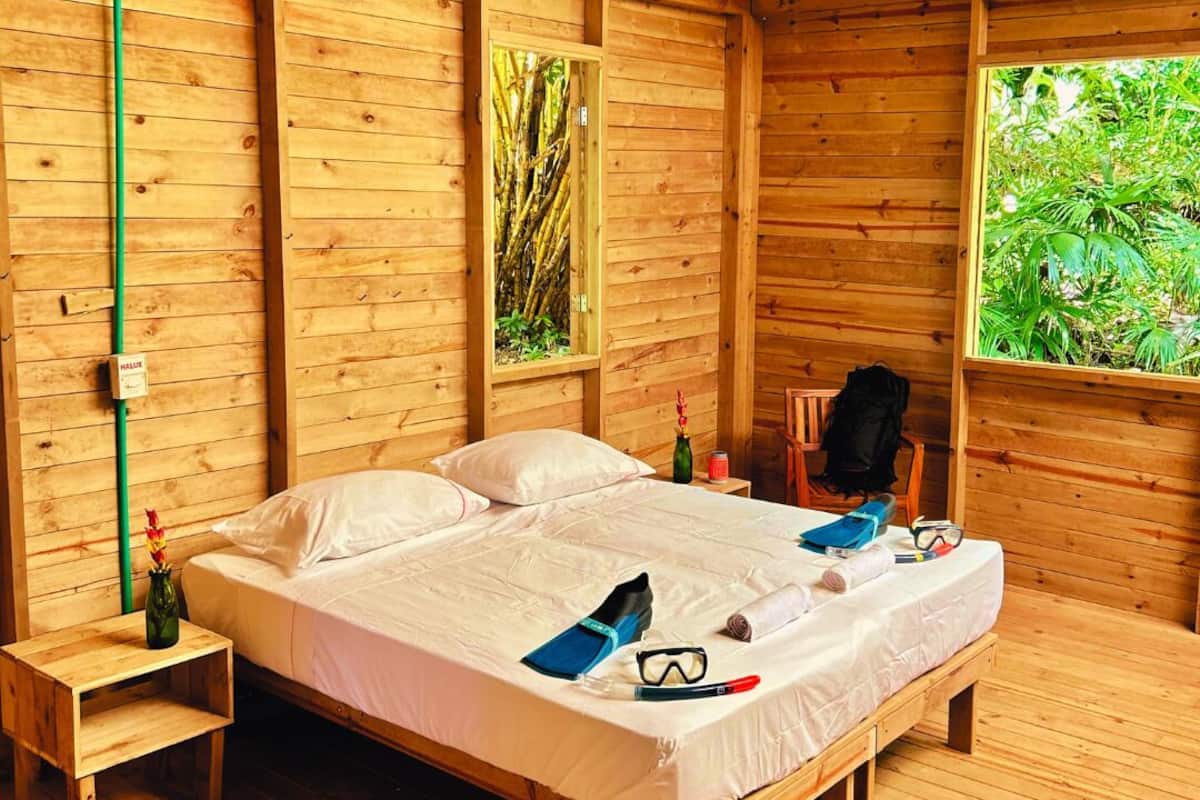 Premium bedding, in-room safe, individually decorated, laptop workspace