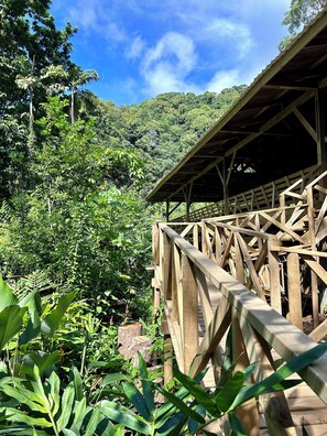 Front of property - Kurrulau - Hotel Playa Pacífica (Bahia Solano)