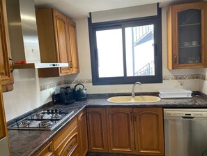 Talheres/pratos/utensílios de cozinha, especiarias