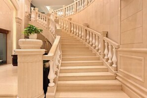 Lobby lounge - Vienna International Hotel , Changchun (Changchun)