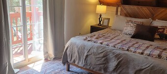 Quaint Chalet Home in Tobyhanna! 10minutes to Kalahari, Camelback and Great Wolf