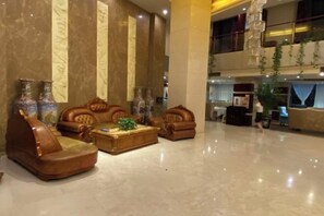 Lobby-lounge