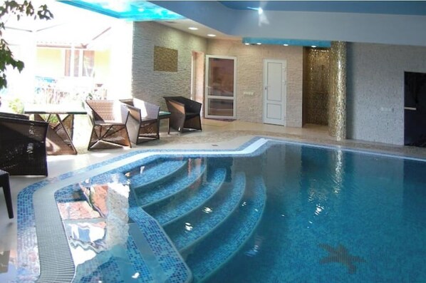 Piscine couverte, piscine chauffée