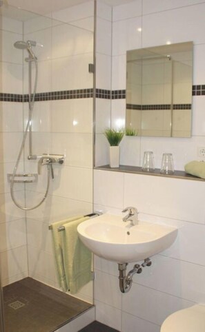 House | Bathroom - Rheinblick 6 Modern Retreat (Linz am Rhein)