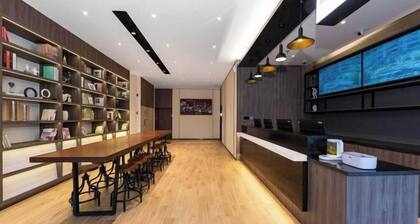 HanTing Hotel (Zhengzhou Huanghe Road Subway Station)