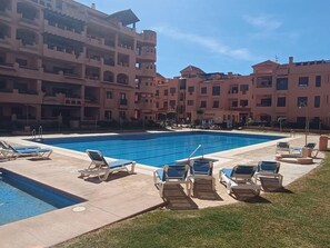 Apartment | Kolam renang | Kolam renang terbuka 