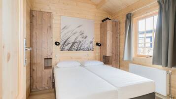 2 bedrooms, individually furnished, bed sheets