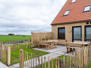 House | Exterior - Group Getaway in Friesland (Leons)