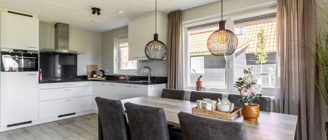 House | Dining