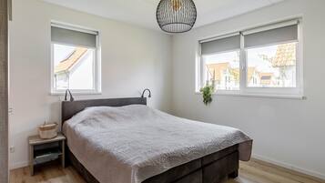 House | 3 bedrooms, individually furnished, bed sheets