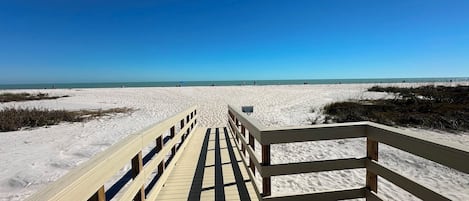 Beach nearby, sun-loungers, beach towels