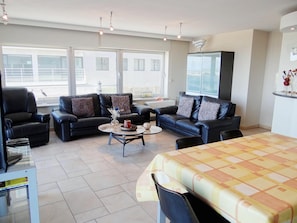 Apartment | Living room - Apartment in Nieuwpoort With Ocean Views (Nieuwpoort)