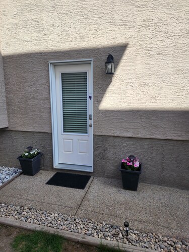 Simple & Stylish One Bedroom Suite @ Harbor Landing