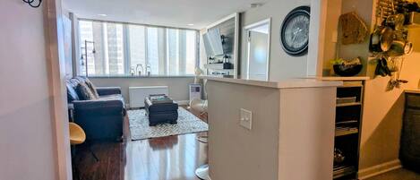 Smart TV, fireplace