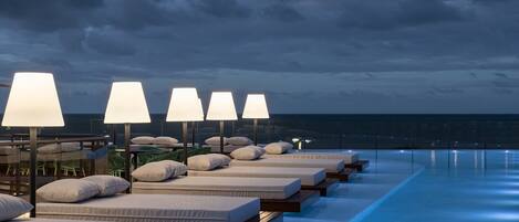 2 piscines extérieures