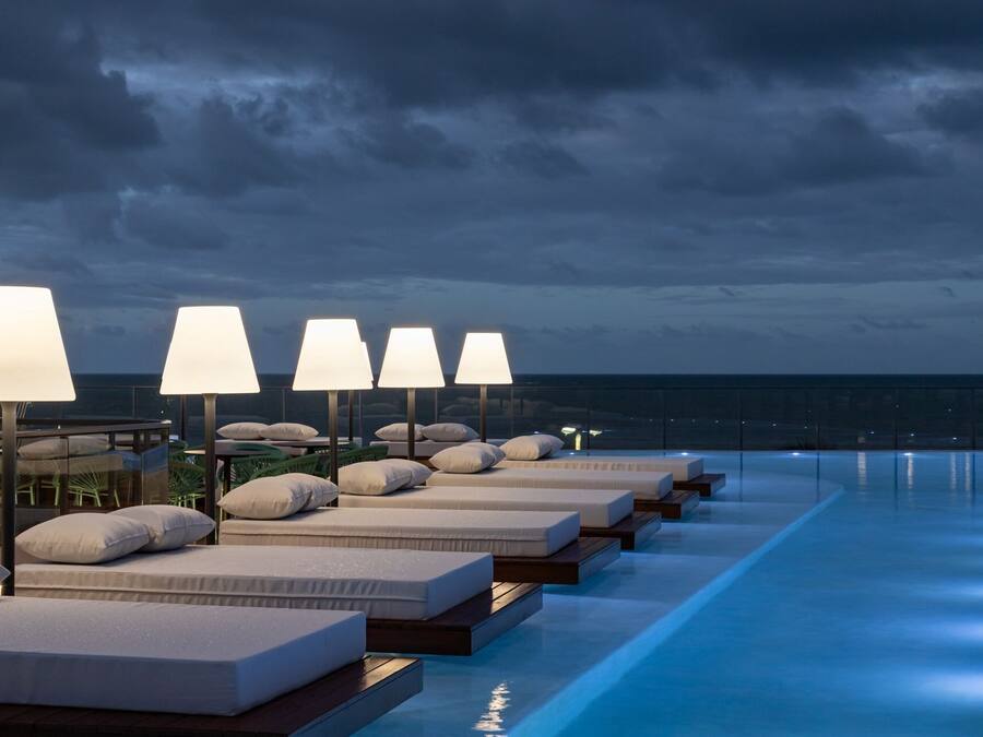 2 piscinas al aire libre
