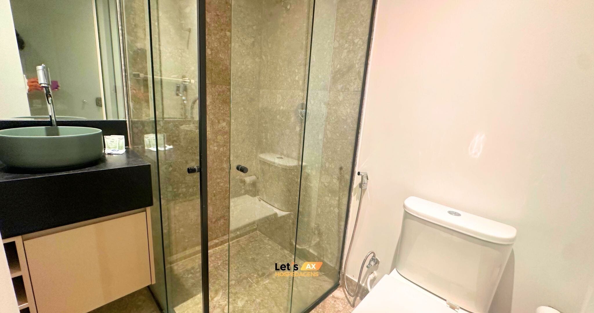 Suíte | Banheiro | Secador de cabelo, toalhas de banho