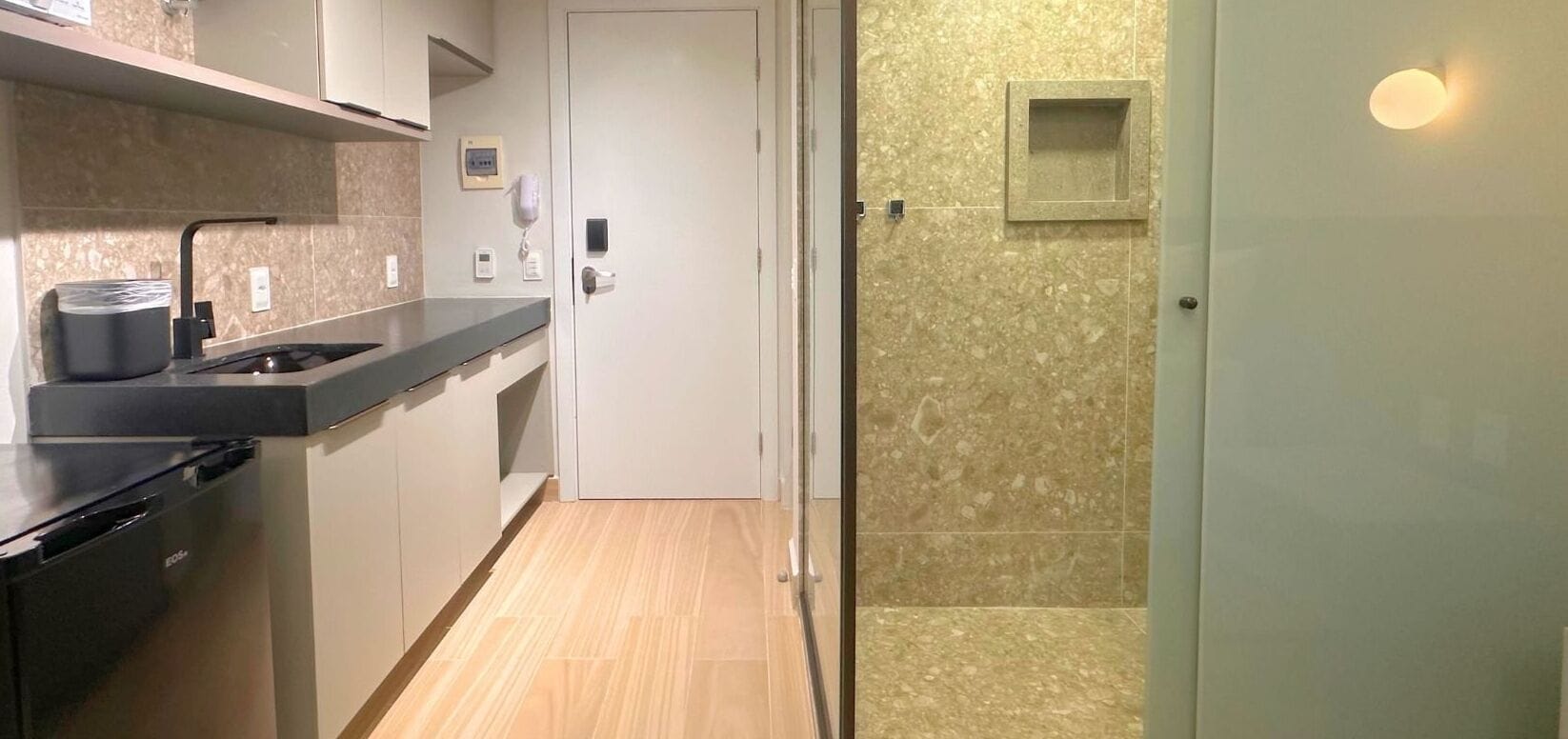 Suíte | Cozinha privada | Frigobar, micro-ondas