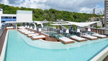2 piscinas al aire libre