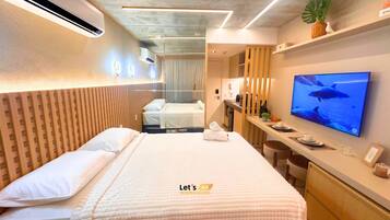 Suite | Una scrivania, postazione laptop, Wi-Fi gratuito