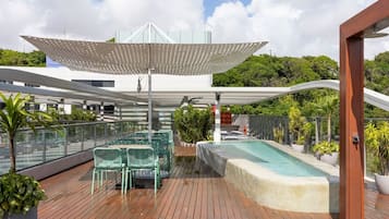 2 piscinas al aire libre