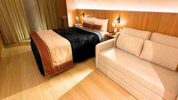 Suite panorámica | Escritorio, espacio para trabajar con un portátil, wifi gratis