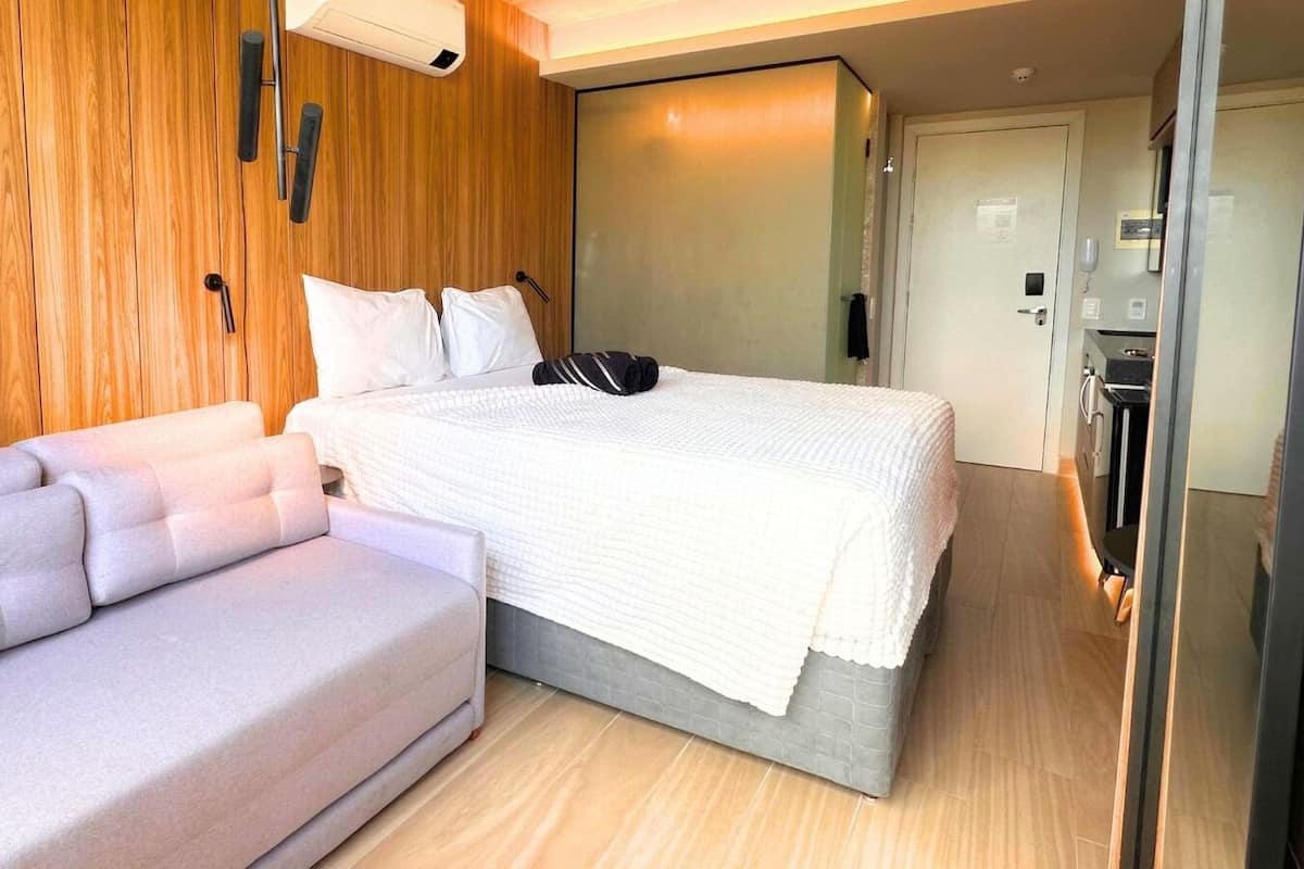 Suite | Schreibtisch, laptopgeeigneter Arbeitsplatz, kostenloses WLAN