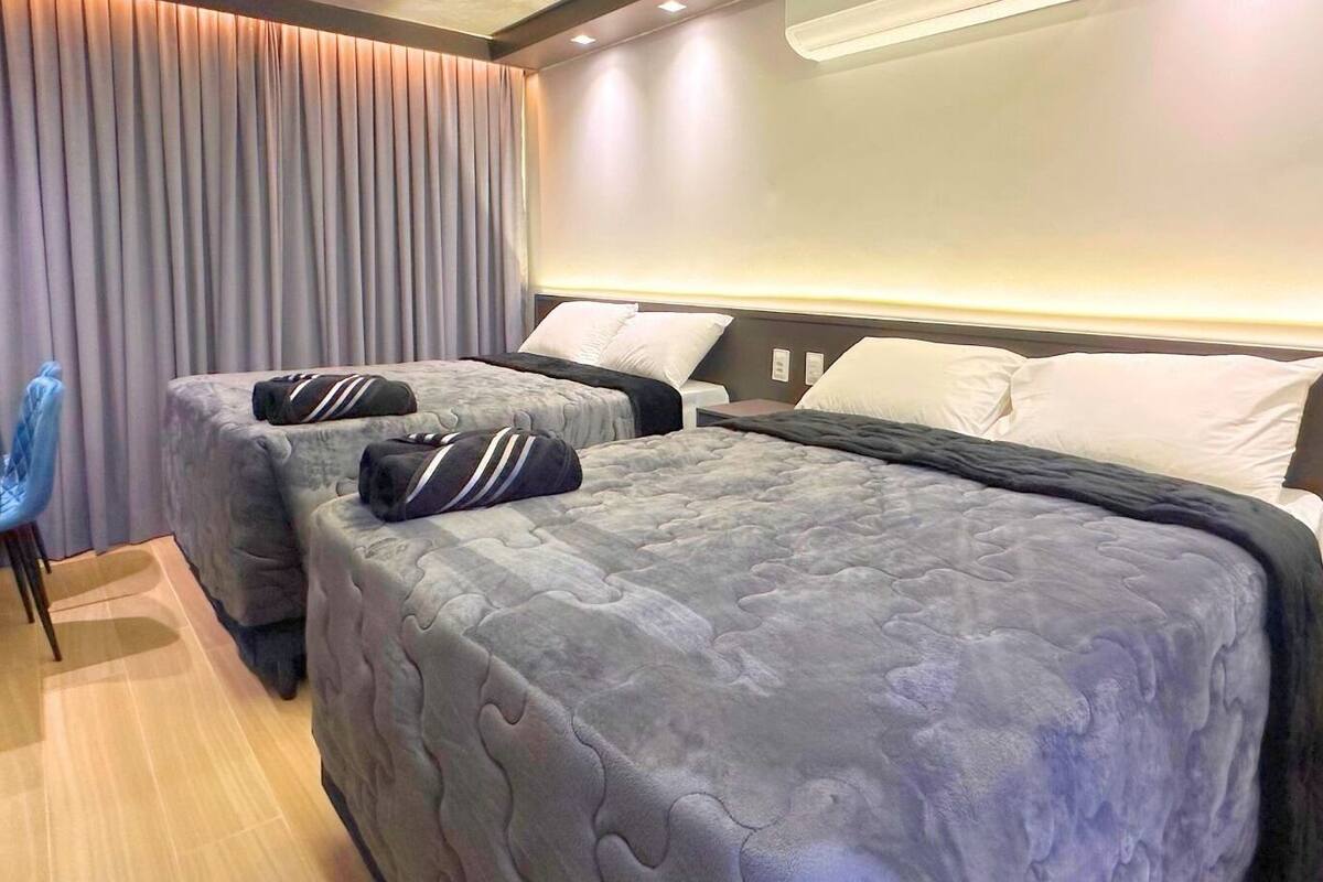 Suite | Escritorio, espacio para trabajar con un portátil, wifi gratis