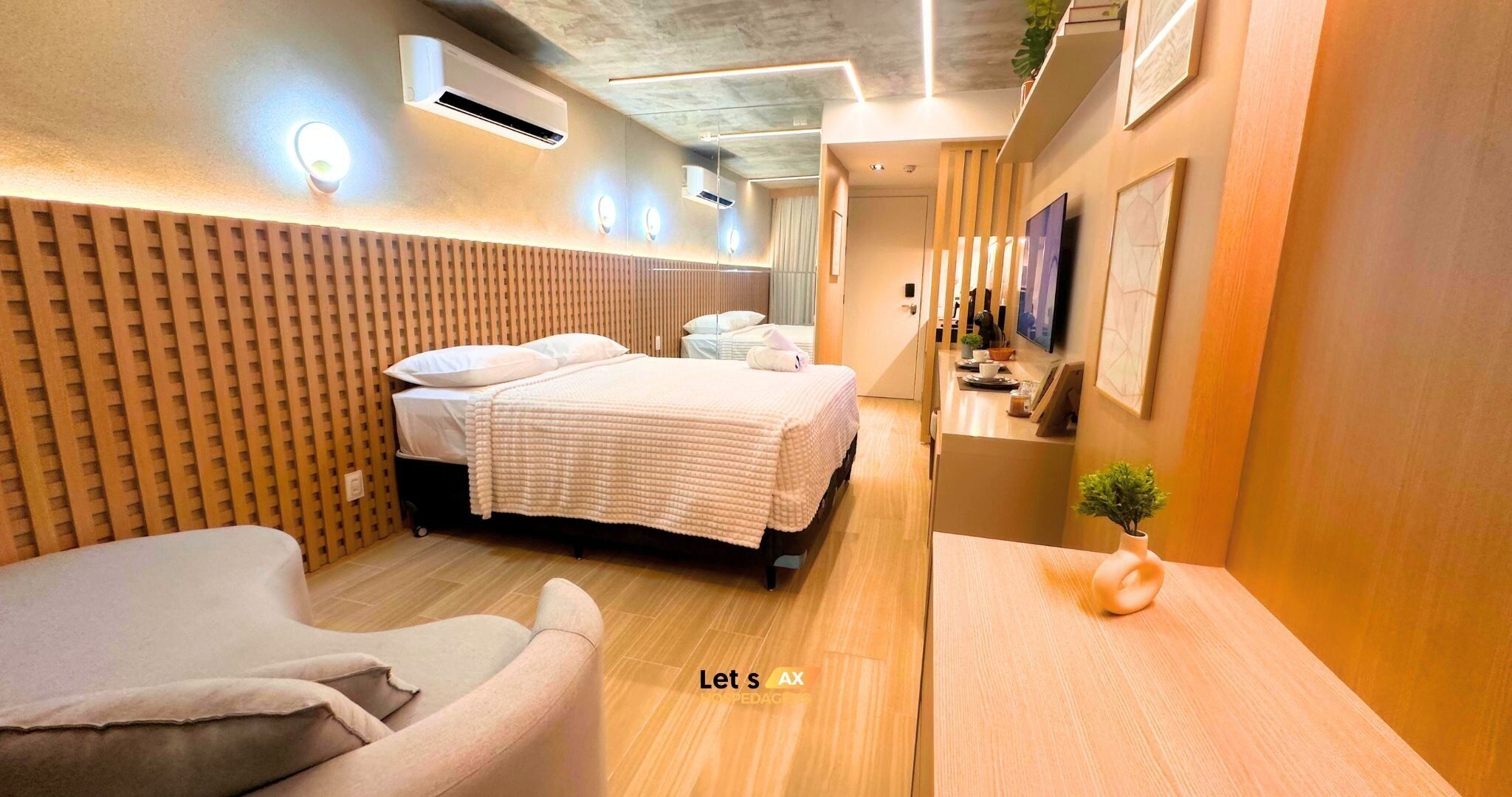 Suite | Bureau, espace de travail pour ordinateur portable, Wi-Fi gratuit