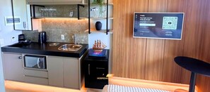 Suite | Private kitchen | Mini-fridge, microwave - AX Setai Yacht (João Pessoa)