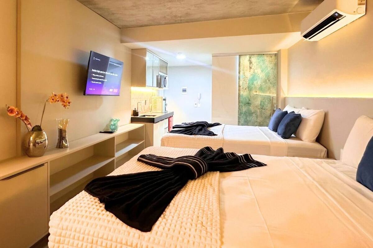 Suite | Schreibtisch, laptopgeeigneter Arbeitsplatz, kostenloses WLAN