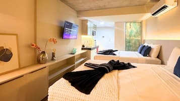 Desk, laptop workspace, free WiFi