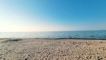 Una spiaggia nelle vicinanze