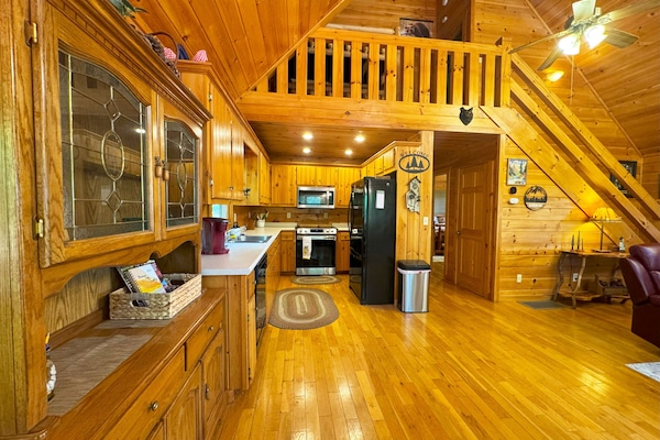 KĂŒhlschrank, Mikrowelle, Ofen, Herdplatte