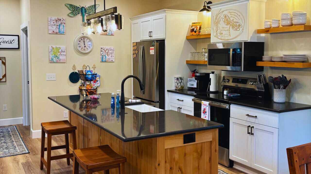 冰箱、微波炉、烤箱、炉灶