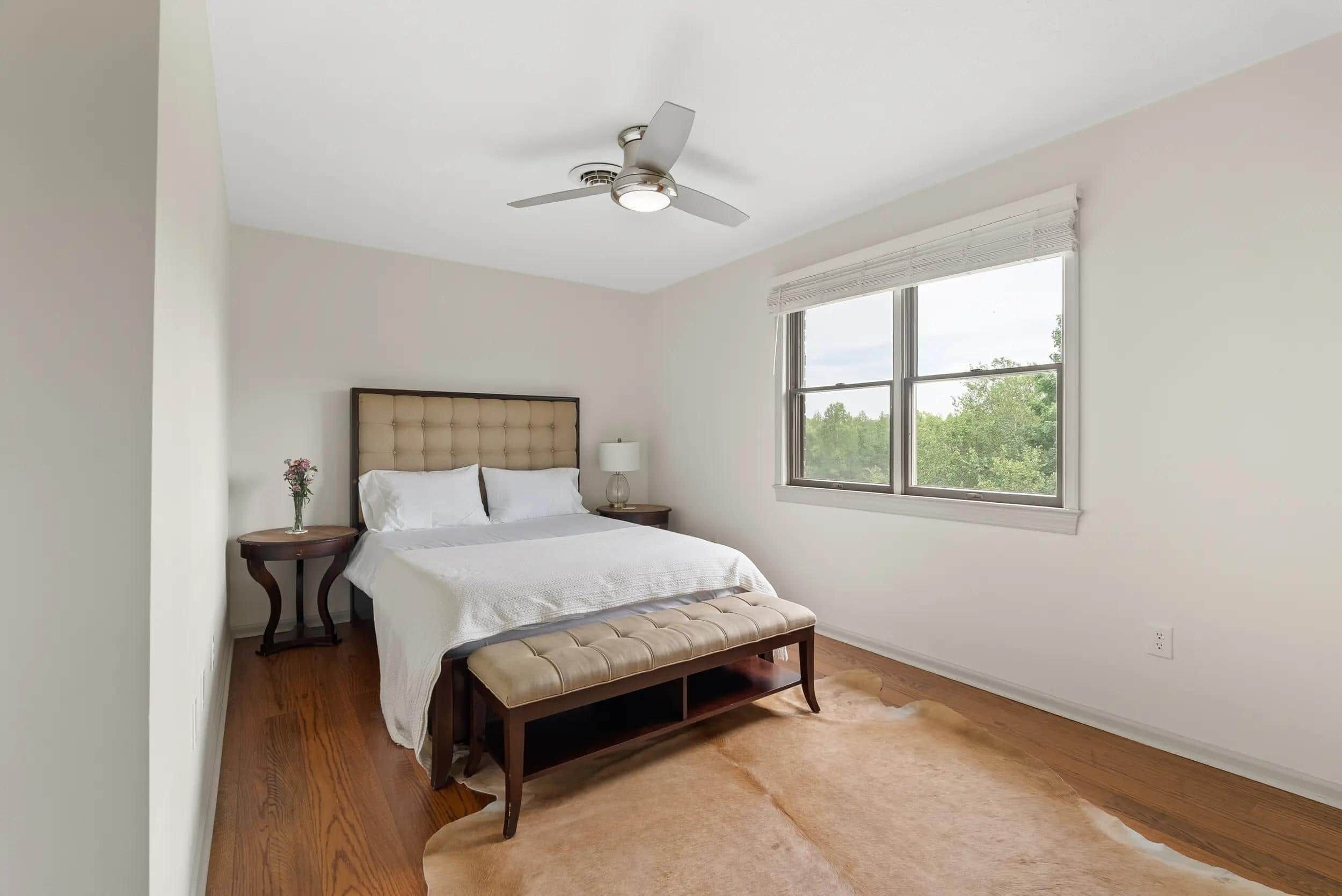 5 soverom, strykejern/-brett, wi-fi og sengetøy