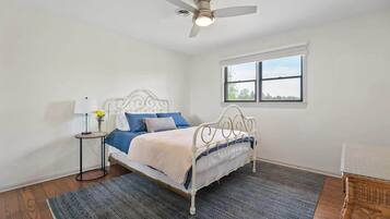 5 quartos, ferros/tábuas de passar roupa, Wi-Fi, roupa de cama