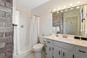 Hair dryer, towels - ~ Lewis Estate Farm ~ (Prince Edward County)