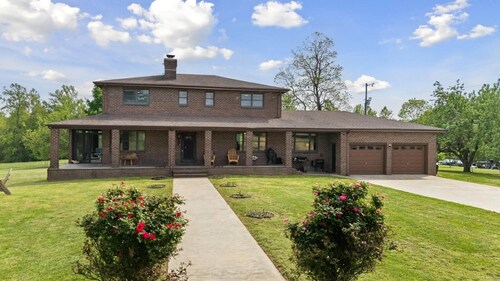 ~ Lewis Estate Farm ~