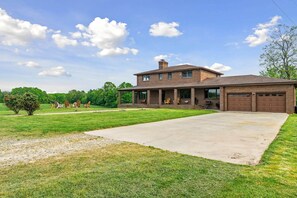 Exterior - ~ Lewis Estate Farm ~ (Prince Edward County)