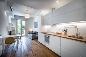 Unclassified image, 4 of 17, button