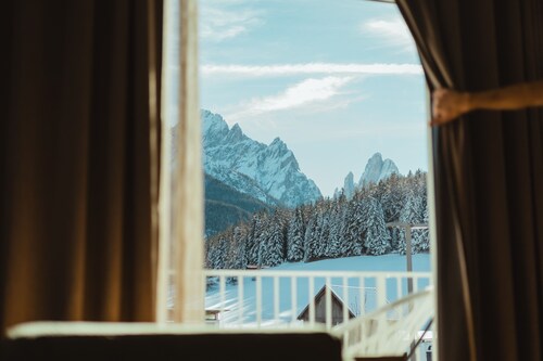 Holiday Apartment in a Hotel 'Apartment Harmony' with Mountain View, Shared Garden and Wi-Fi