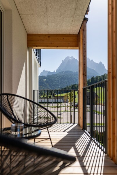 Holiday Apartment in a Hotel 'Apartment Home' with Mountain View, Shared Garden and Wi-Fi