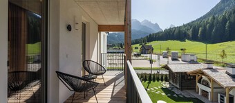 Apartment In A Hotel 'Apartment Home' with Sea View, Shared Garden and Wi-Fi
