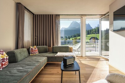 Apartment In A Hotel 'Apartment Relax' with Sea View, Shared Garden and Wi-Fi